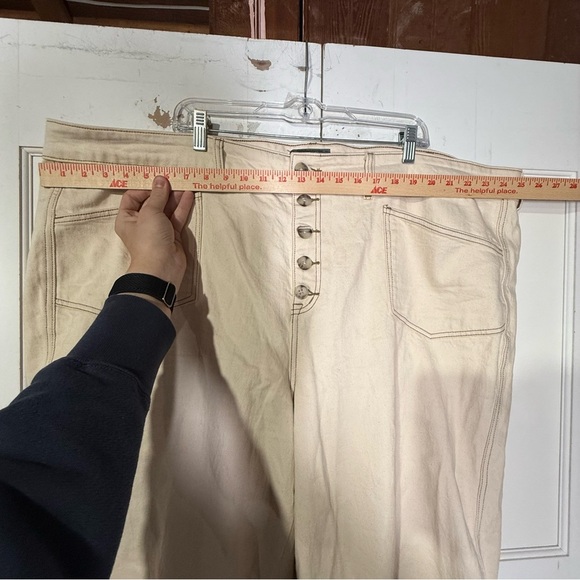 Torrid Crop Wide Leg Classic Denim High-Rise Jeans Cream Size 26 FEEL THE FIT - Picture 6 of 13